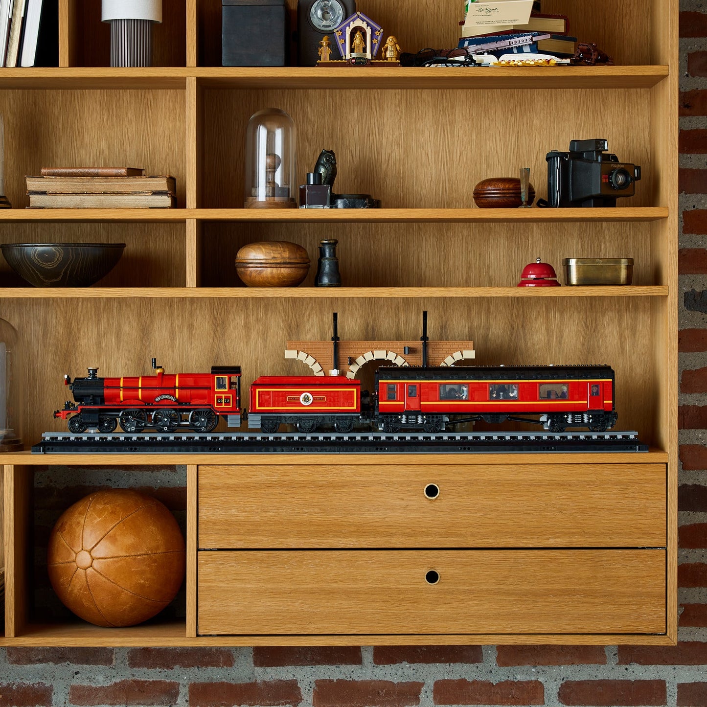 LEGO® Harry Potter™ Hogwarts Express™ – Collectors' Edition - Mô Hình Xe Lửa Hơi Nước Bản Sưu Tầm - LEGO 76405 - Hình ảnh bổ sung 4