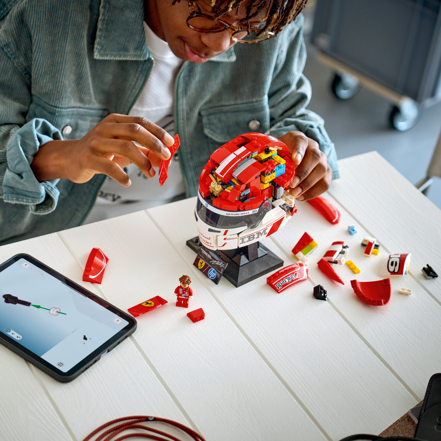 LEGO® Editions Scuderia Ferrari HP Charles Leclerc Helmet