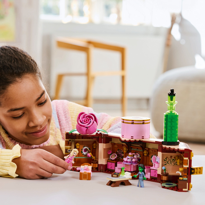 LEGO® Wicked Glinda & Elphaba’s Dormitory - Đồ chơi lắp ráp Ký túc xá Wicked - LEGO 75683 - Hình ảnh bổ sung 4