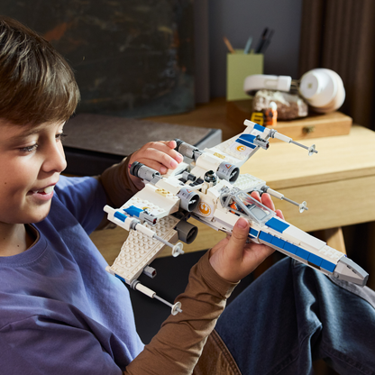 LEGO® Star Wars™ New Republic X-Wing Starfighter™