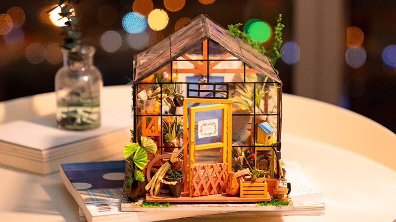 Rolife Cathy's Flower House DG104 with Display Box DF03L - Mô hình nhà gỗ DIY tí hon - Rolife