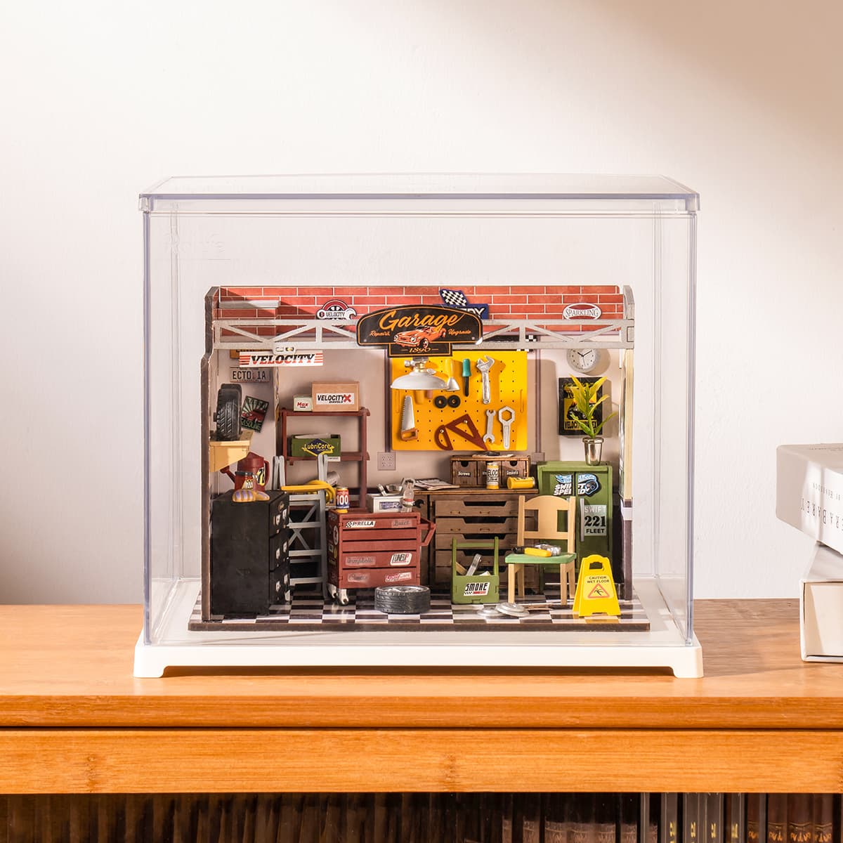Rolife Garage Workshop DG165 with Display Box DF03L - Mô hình nhà gỗ tí hon - Rolife