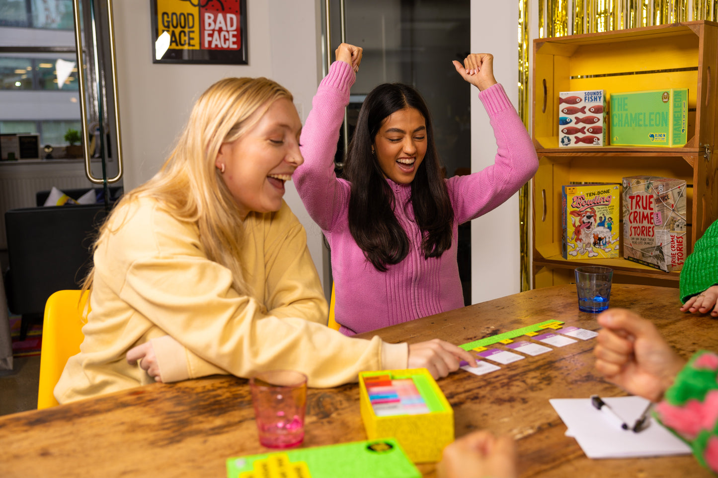 Dumb Questions to Ask Your Friends - Board Game Tiệc Tùng Hài Hước - Big Potato Games - Hình ảnh bổ sung 7