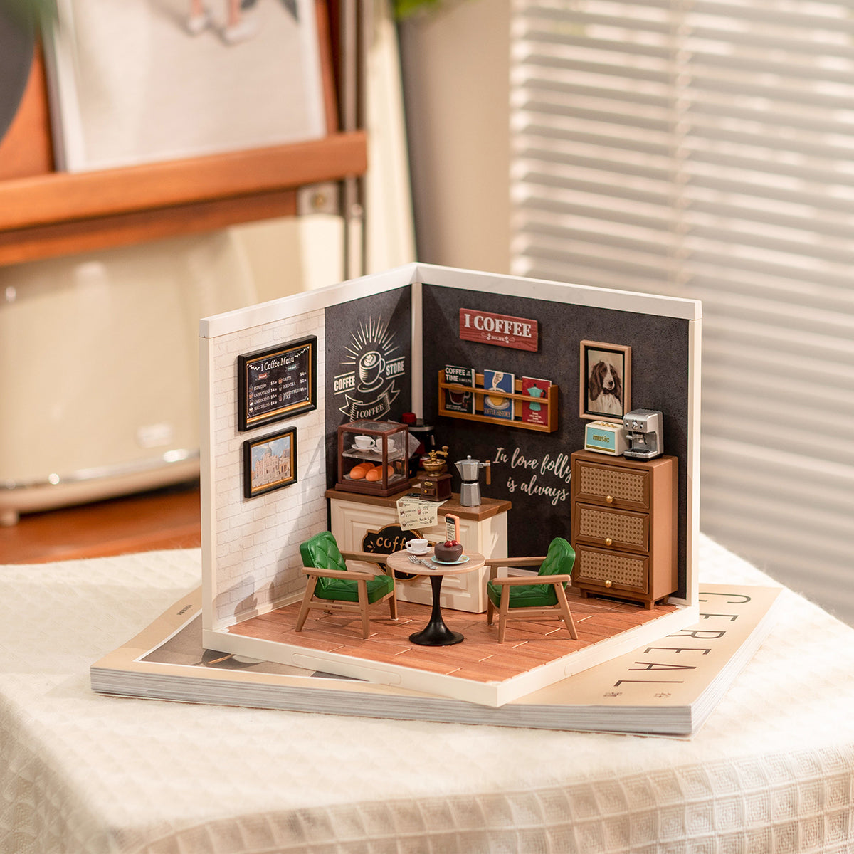 Rolife Plastic Miniature House - Daily Inspiration Cafe DW001B - Mô hình lắp ráp DIY - Rolife
