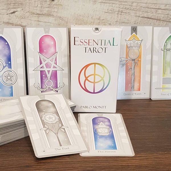 Bộ bài Essential Tarot - Học Tarot qua hệ thống biểu tượng thiết yếu