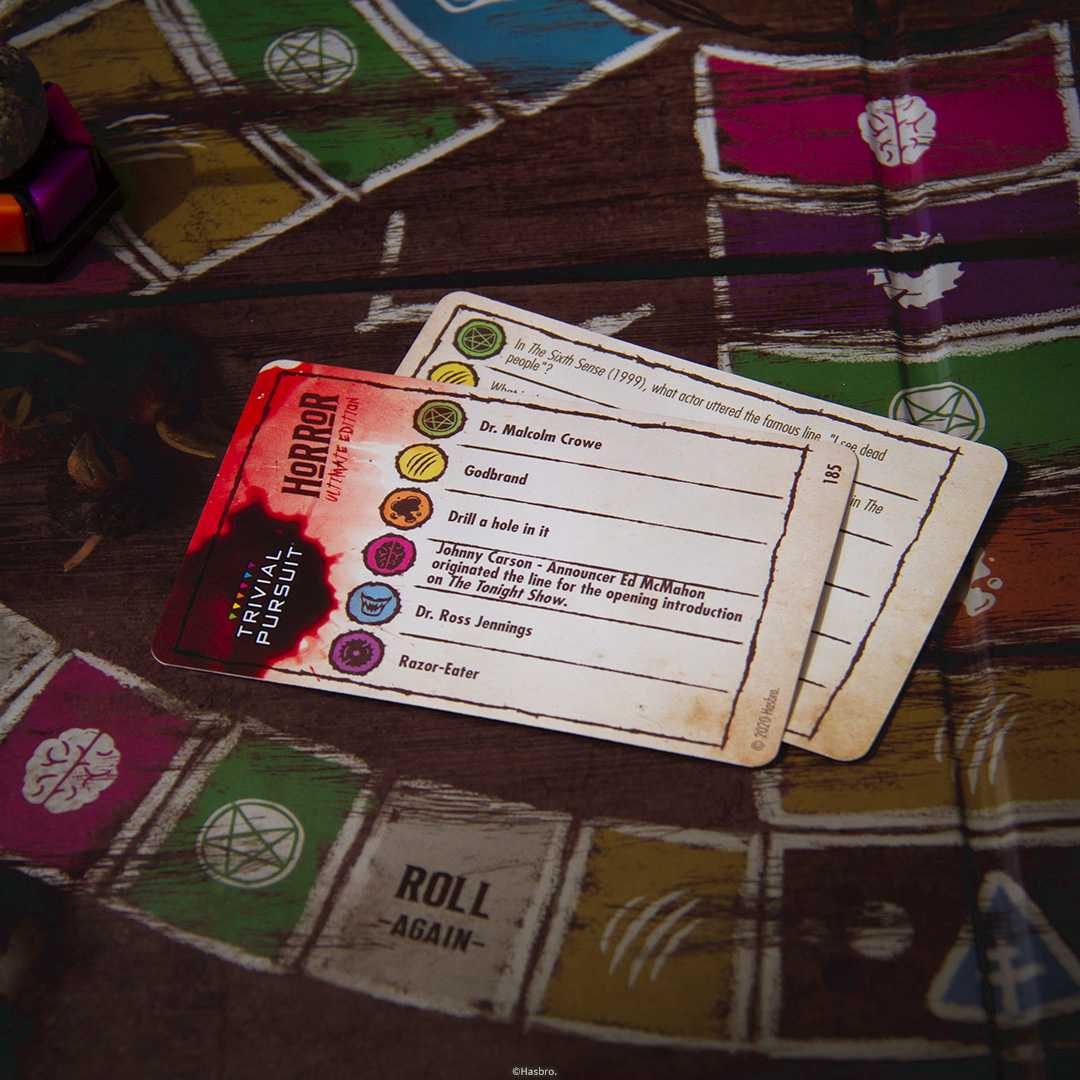 TRIVIAL PURSUIT®: Horror Ultimate Edition - Board Game Thử Thách Kinh Dị - Hasbro