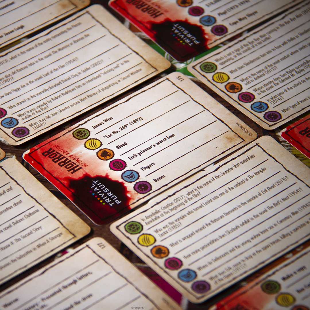 TRIVIAL PURSUIT®: Horror Ultimate Edition - Board Game Thử Thách Kinh Dị - Hasbro