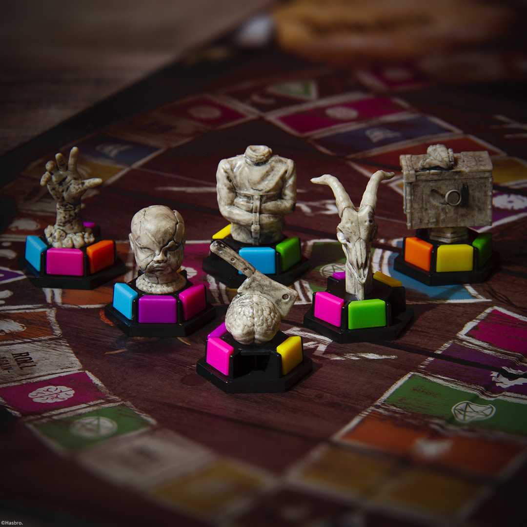 TRIVIAL PURSUIT®: Horror Ultimate Edition - Board Game Thử Thách Kinh Dị - Hasbro