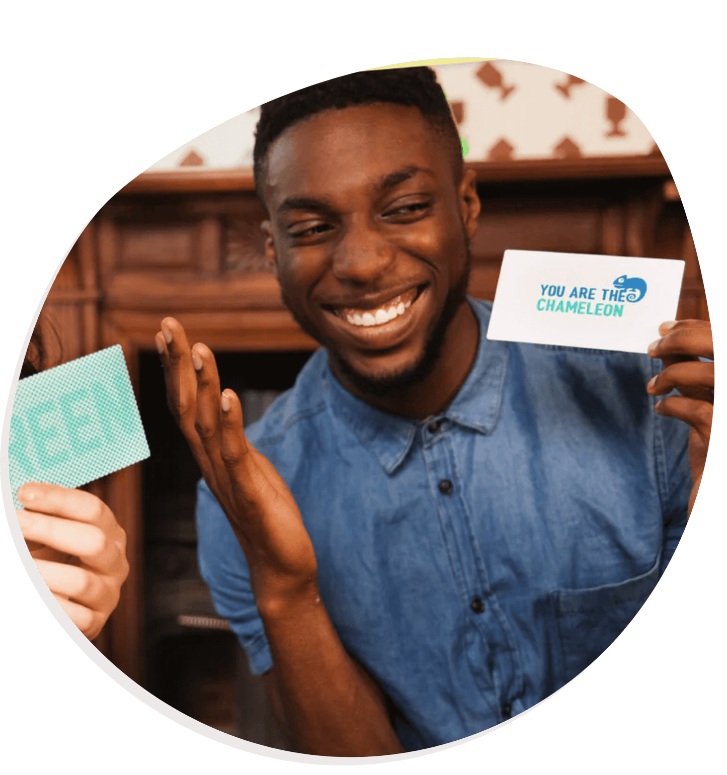 The Chameleon - Board Game Ẩn Vai & Trà Trộn - Big Potato Games