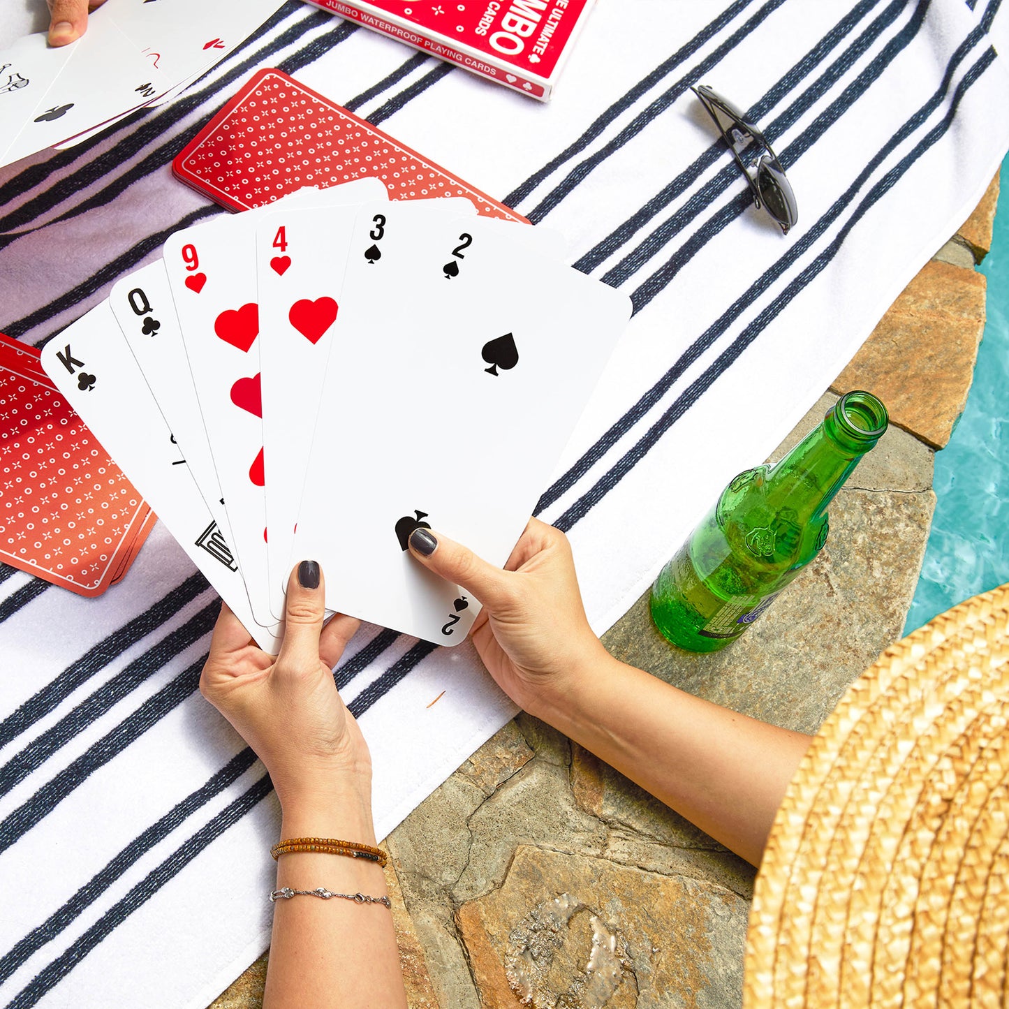 The Ultimate Jumbo Playing Cards - Bộ Bài Khổng Lồ Chống Nước - Relatable - Hình ảnh bổ sung 5