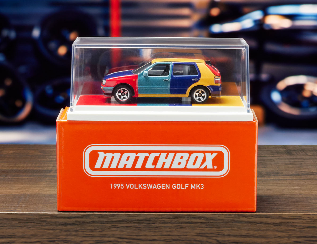 Matchbox 1995 Volkswagen Golf Harlequin - Mô Hình Xe Ô Tô Sưu Tầm Tỉ Lệ 1:64 Matchbox Collectors