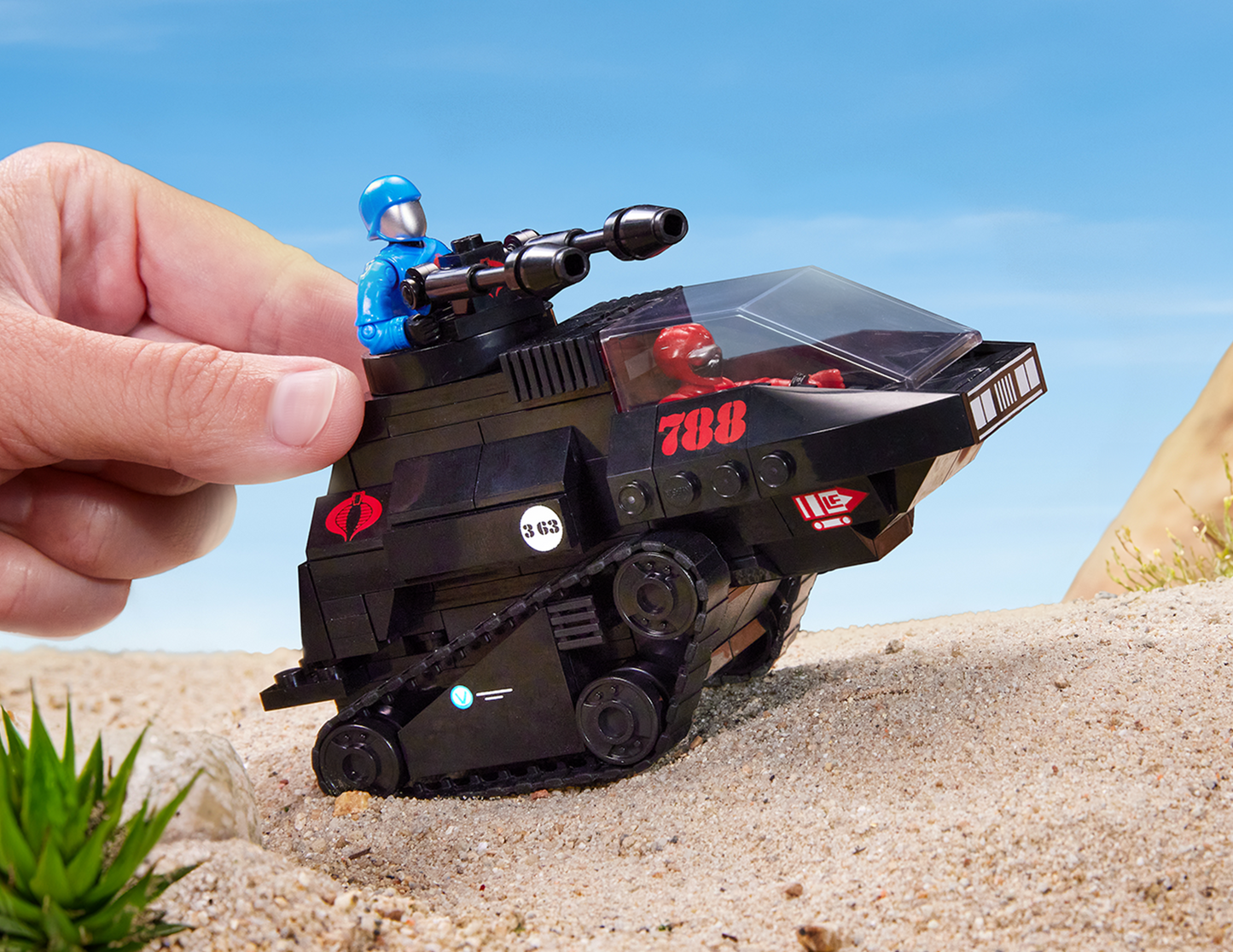 MEGA G.I. JOE Skystriker vs. COBRA H.I.S.S. Building Set - Bộ Đồ Chơi Lắp Ráp Sưu Tầm G.I. Joe - MEGA Mattel