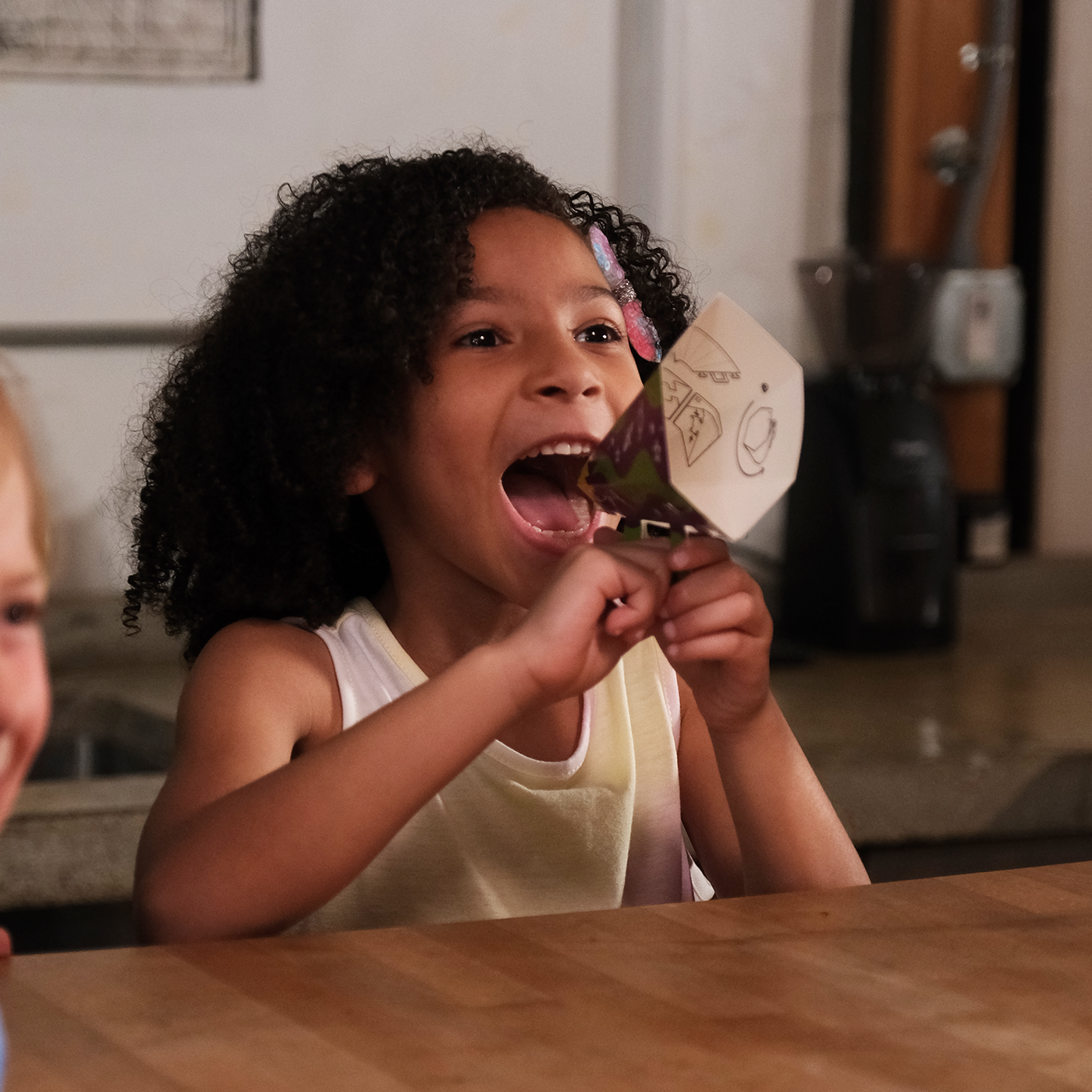 My Parents Might Be Martians - Trò chơi Board Game gia đình vui nhộn - Exploding Kittens