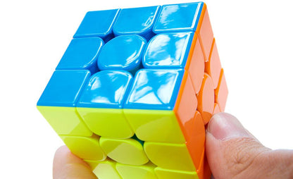 MoYu WeiLong WR M 3x3 V9 (Magnetic, MagLev, Ball-Core, UV Coated)