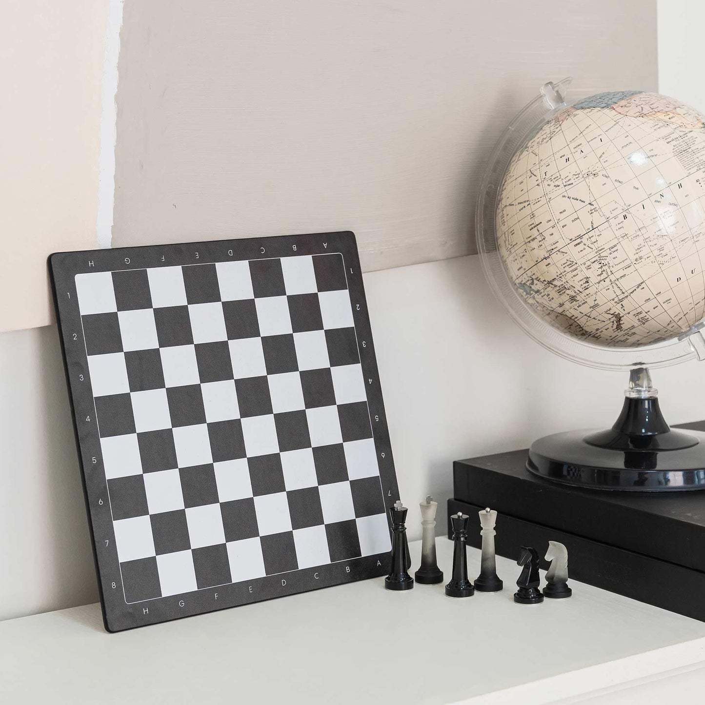 Bộ Cờ Vua Monochrome - Lumina Collection