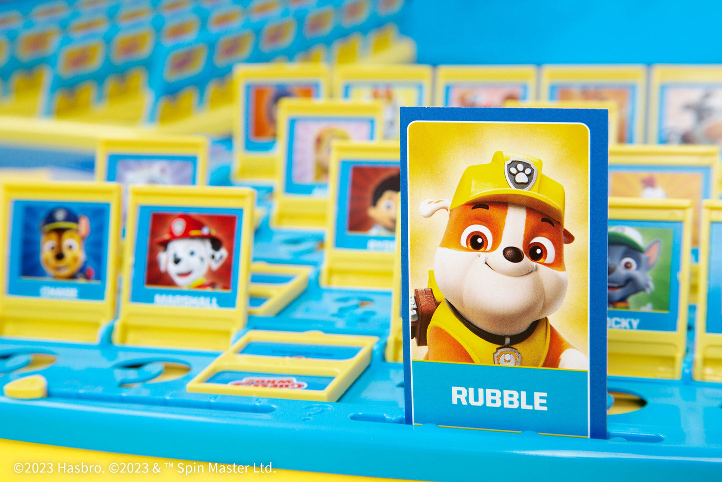 GUESS WHO?®: PAW Patrol - Trò chơi đoán nhân vật biệt đội cứu hộ - The Op Games