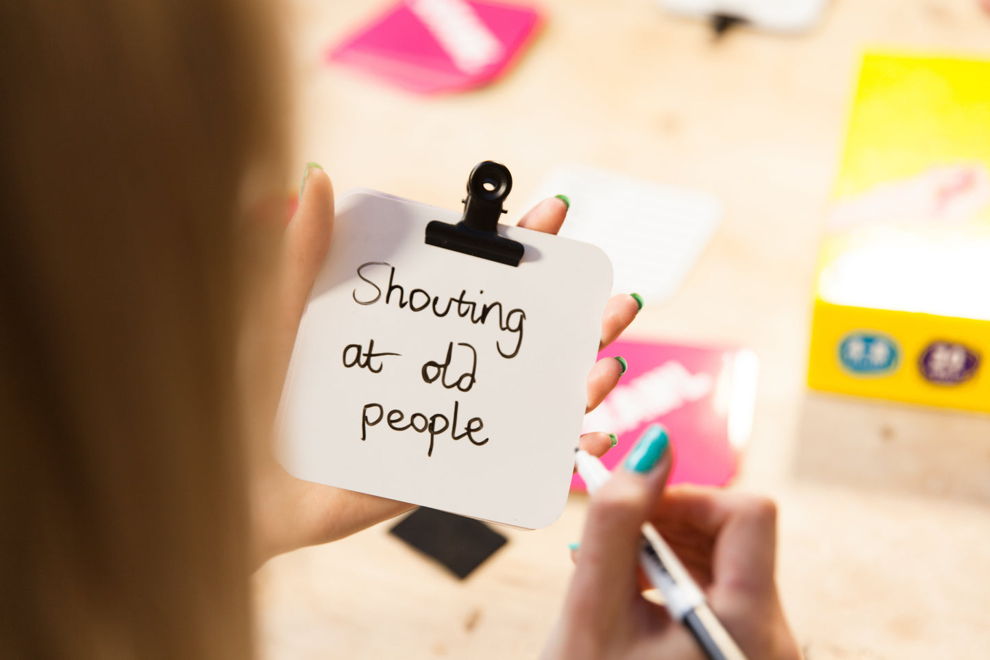 Scrawl - Board Game Vẽ Hình Hài Hước Cho Người Lớn - Big Potato Games