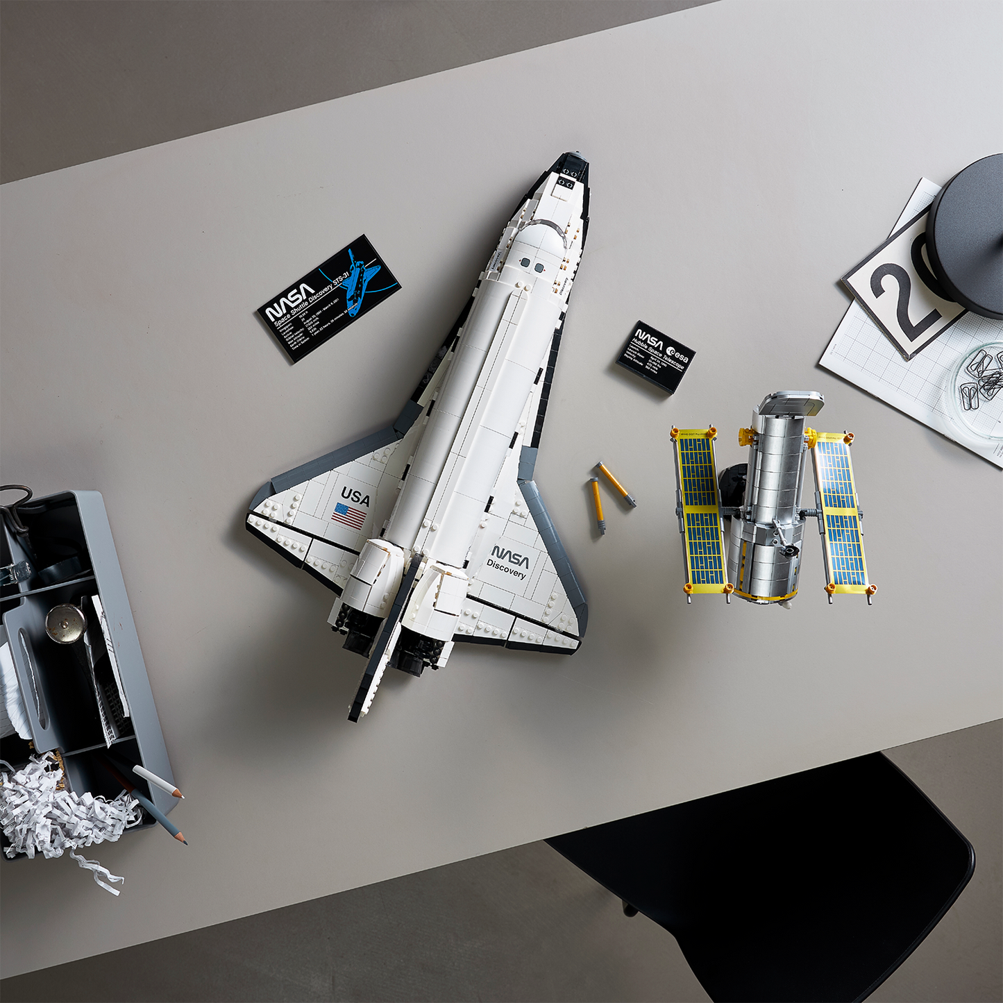 LEGO® Creator Expert NASA Space Shuttle Discovery - Mô hình Tàu con thoi NASA - LEGO 10283 - Góc nhìn khác 3