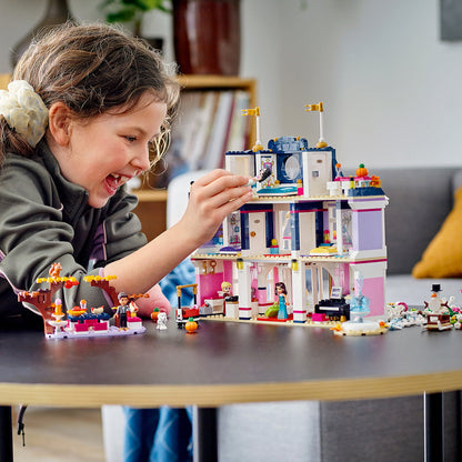 LEGO® Friends™ Heartlake City Grand Hotel - Khách Sạn Grand Heartlake City - LEGO 41684 - Góc nhìn khác 3
