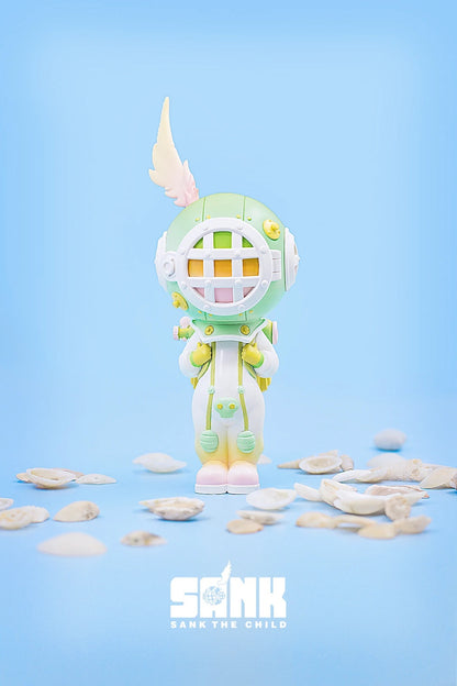 On The Way Series The Diver - Green - Mô hình Art Toy Resin Cao Cấp - Sank Toys - Hình ảnh chi tiết 2