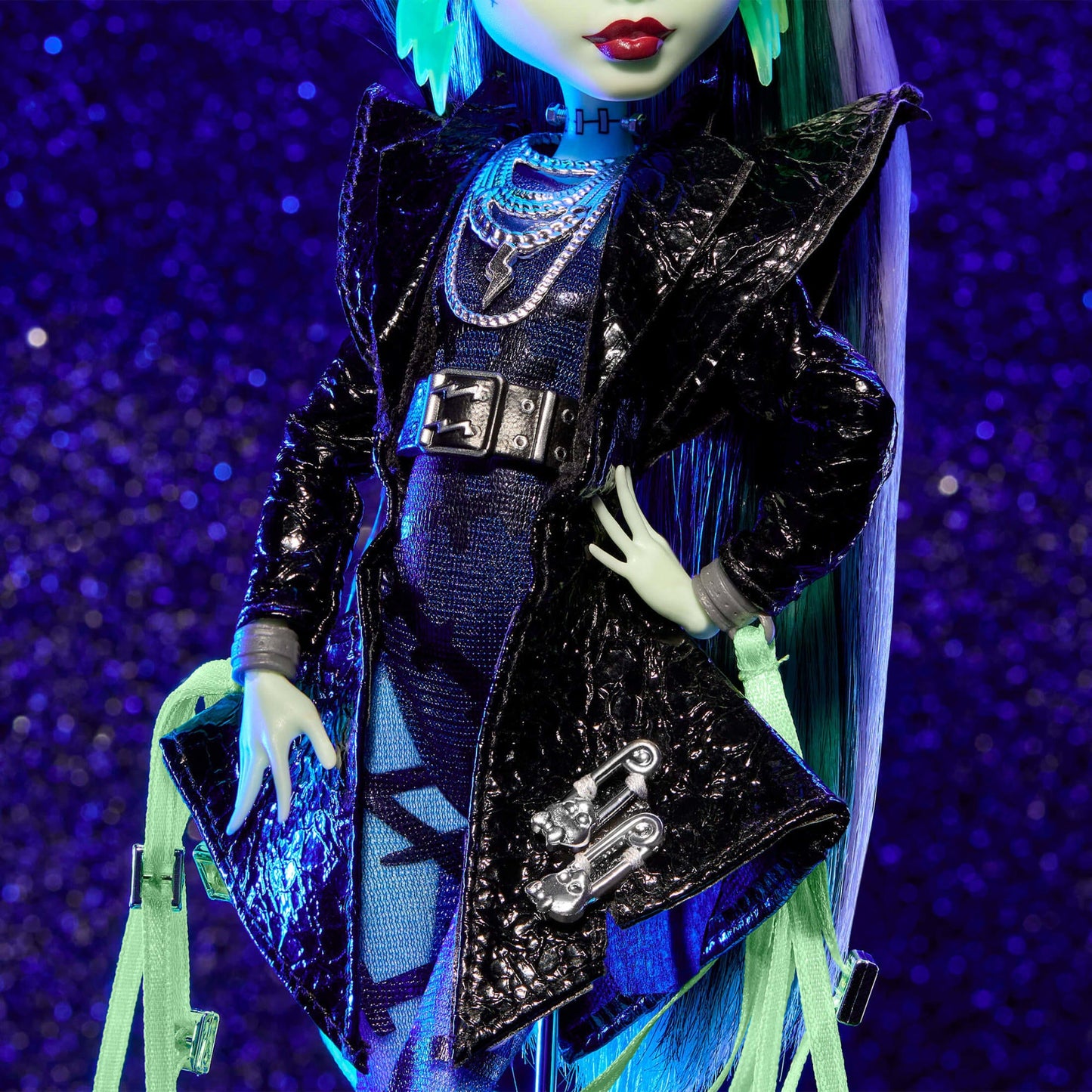 Monster High Haunt Couture Midnight Runway Frankie Stein Doll - Búp Bê Sưu Tầm Cao Cấp Mattel Creations HKY81 - Góc nhìn khác 3
