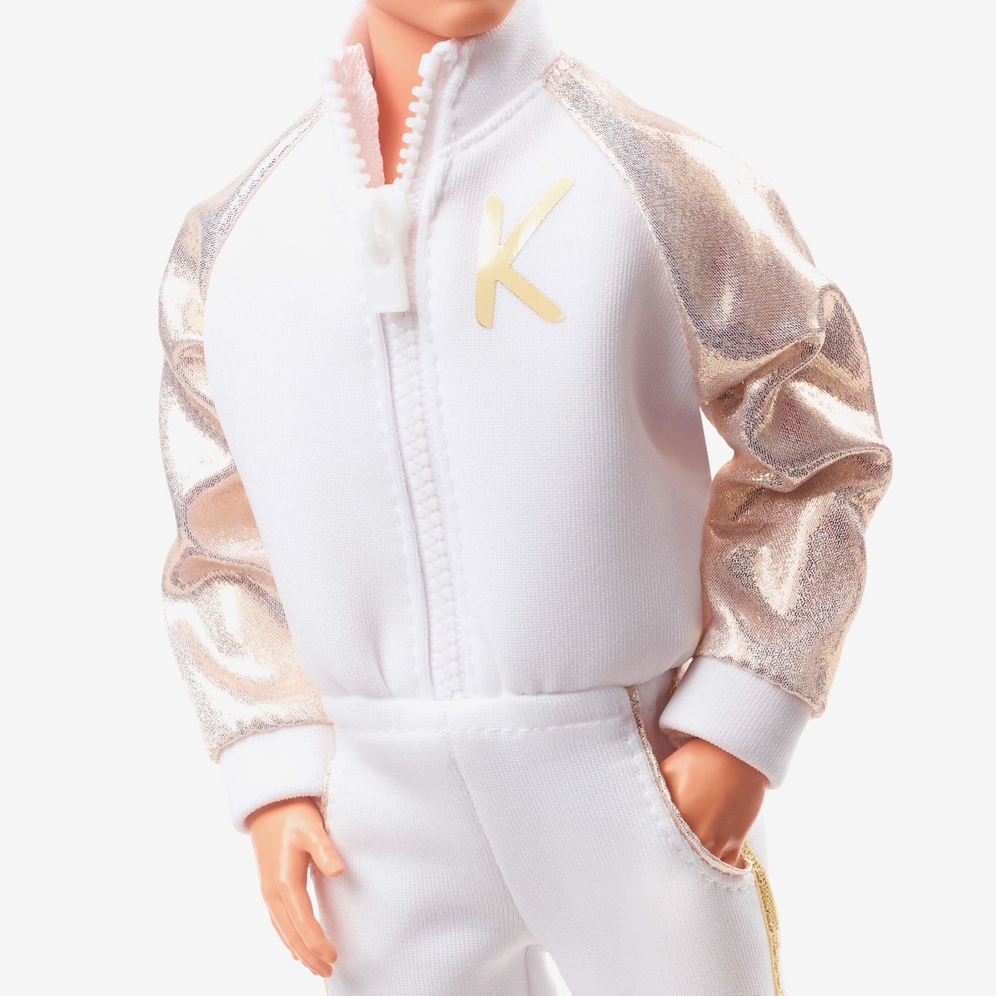 Ken Doll In White and Gold Tracksuit – Barbie The Movie Búp bê sưu tầm Mattel HPK04 Mattel - ảnh 6 - Búp bê sưu tầm