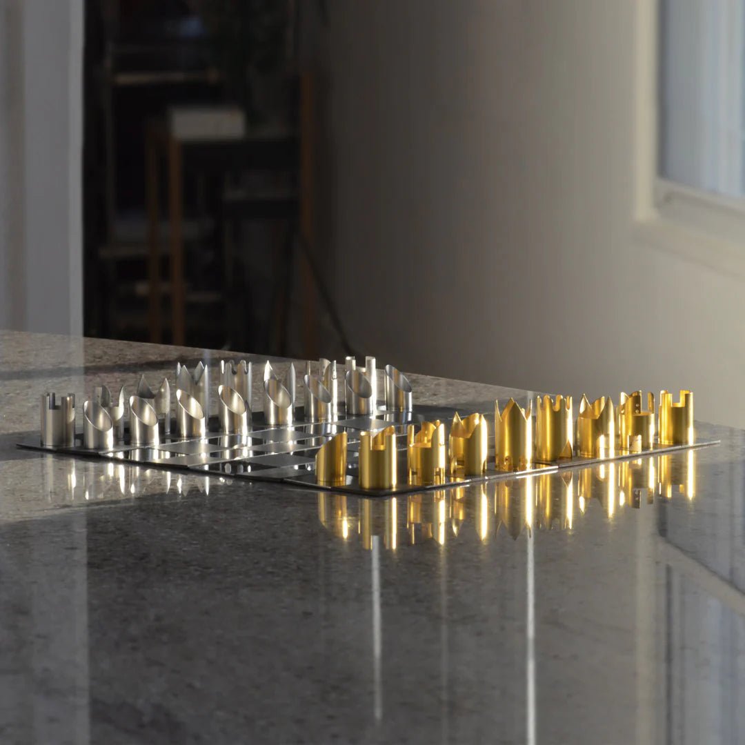 Cy Endfield 24 Karat Gold and Silver Plated Travel Chess Set - Bộ Cờ Vua Du Lịch Mạ Vàng 24K Cao Cấp - Chess House - Hình ảnh chi tiết 2