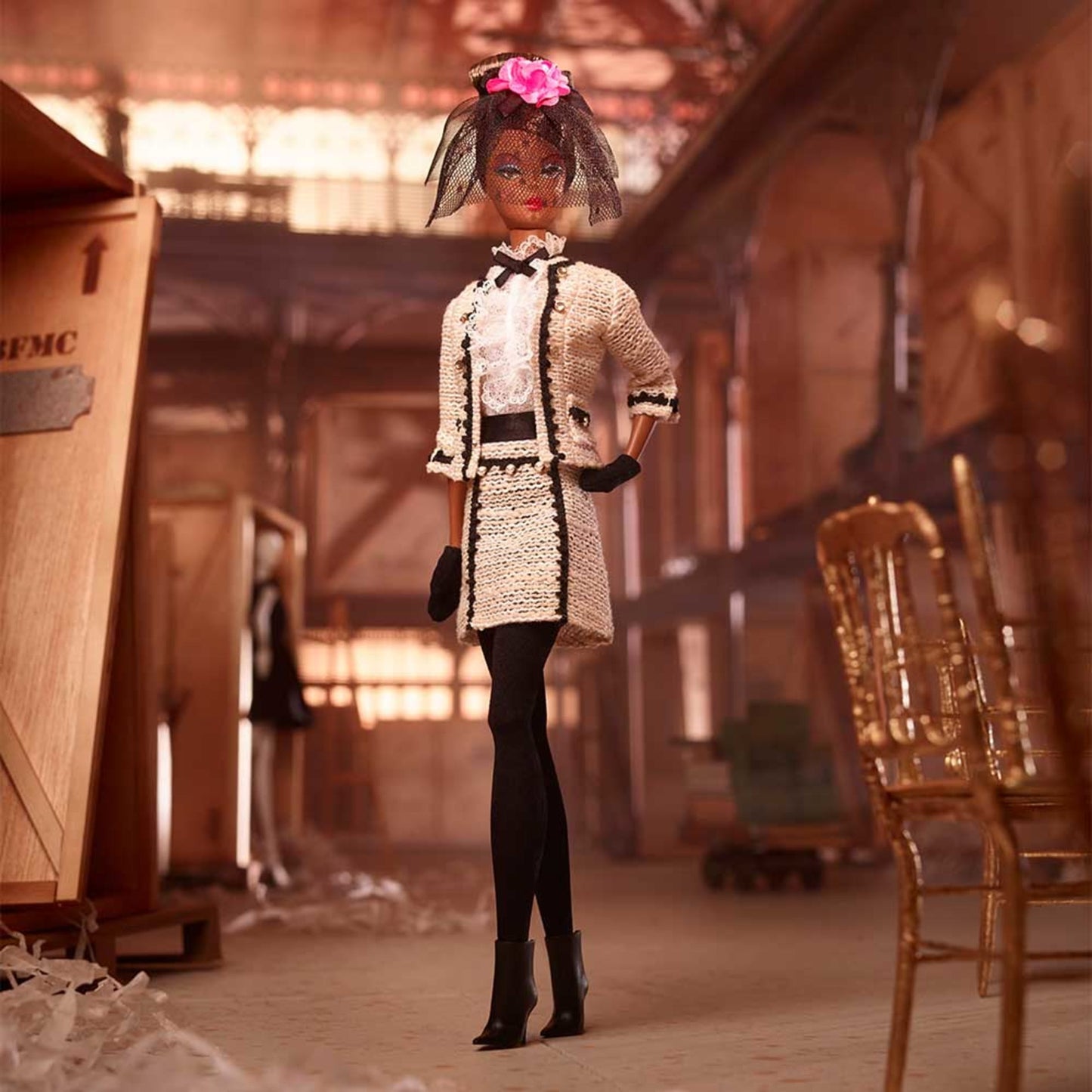 Barbie Best To A Tea Doll - Búp Bê Sưu Tầm Silkstone Kỷ Niệm 20 Năm - Barbie Signature - Hình ảnh chi tiết 2