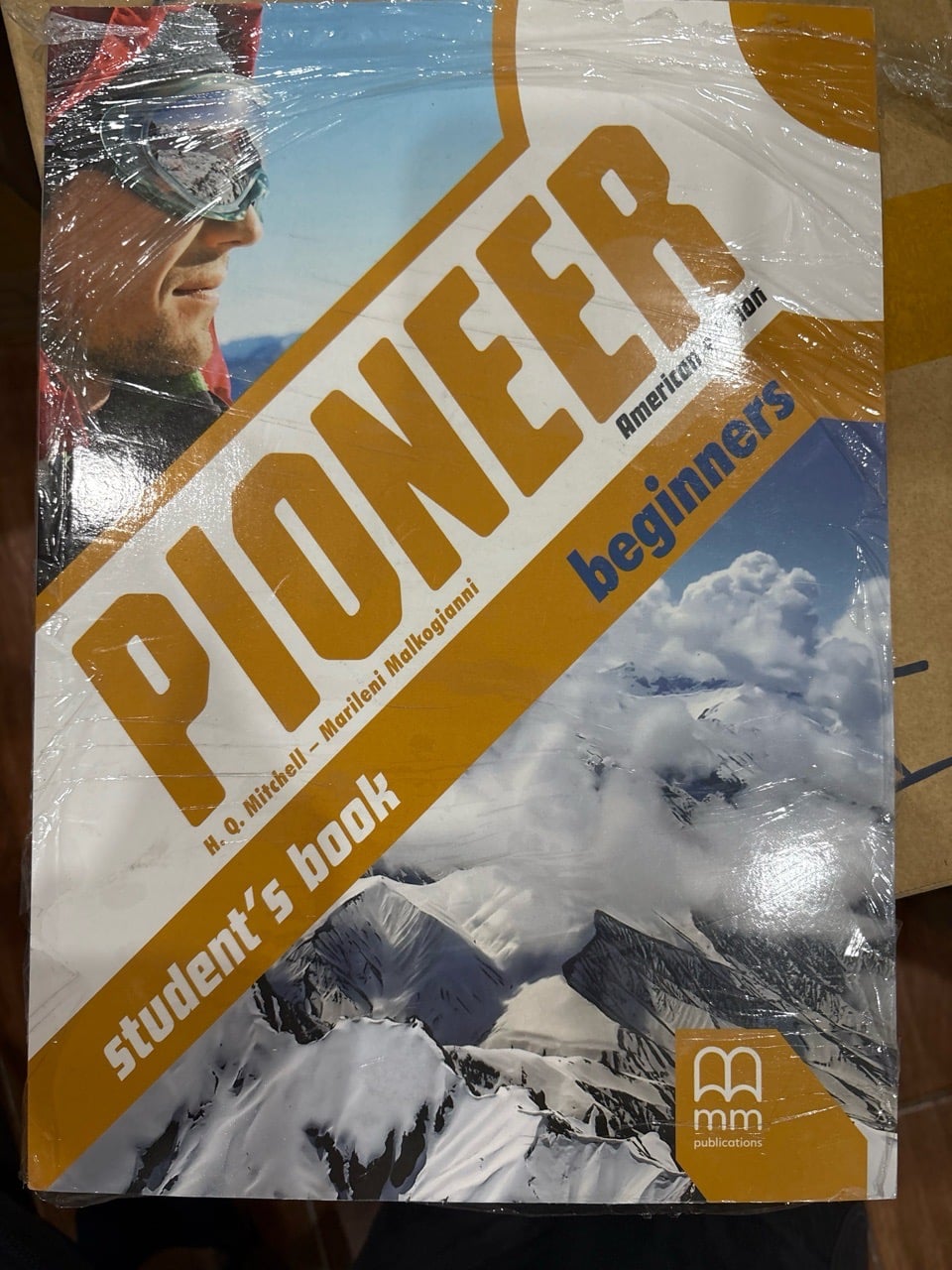 AMERICAN PIONEER BEGINNERS STUDENT'S BOOK