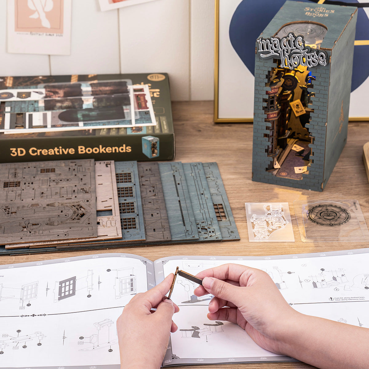 Rolife Book Nook Shelf Insert - Magic House TGB03 - Mô hình nhà gỗ DIY lắp ráp - Rolife TGB03