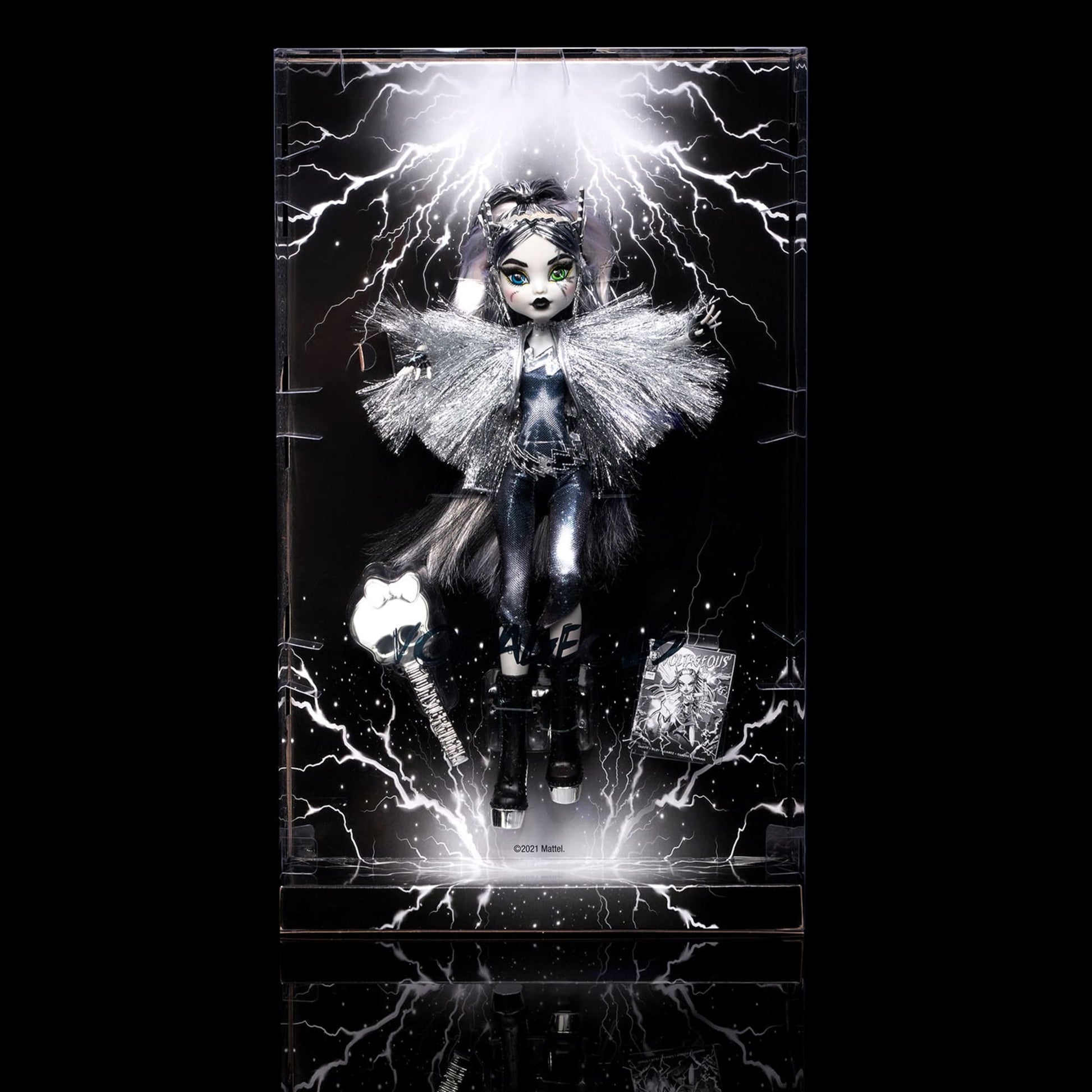 Monster High Voltageous Frankie Stein Reproduction Doll - Búp Bê Siêu Anh Hùng Trắng Đen Mattel HHR59 - Hình ảnh bổ sung 9