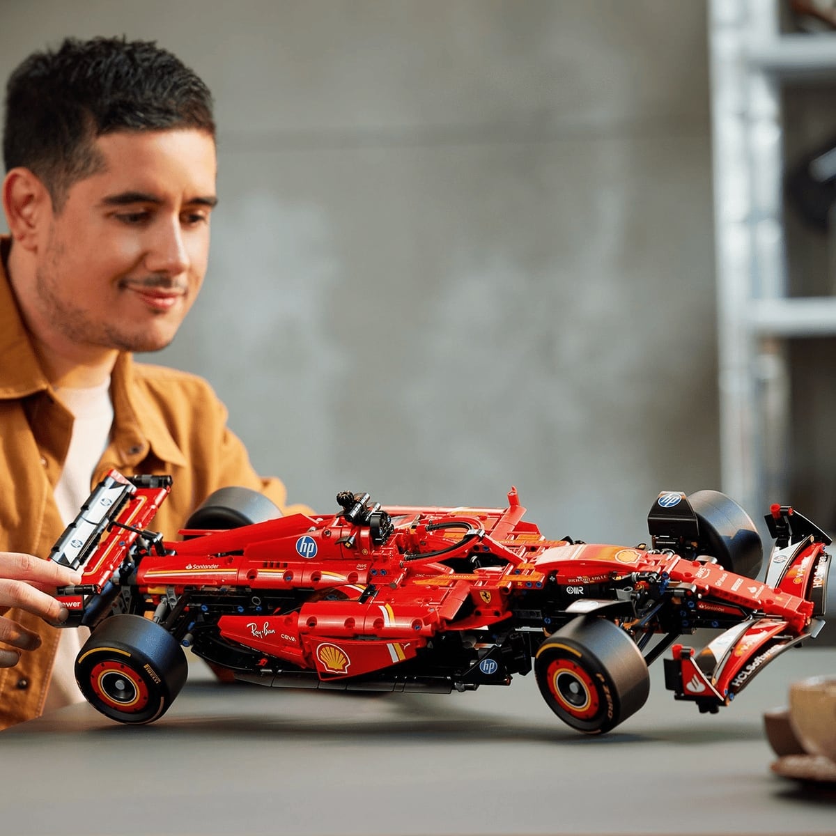 Đồ Chơi Lắp Ráp Xe Ferrari SF-24 F1 LEGO TECHNIC 42207