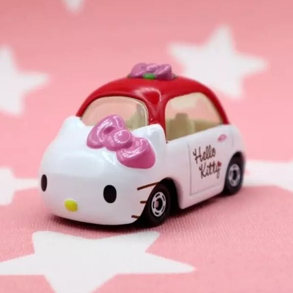 Dream Tomica No. 152 Hello Kitty