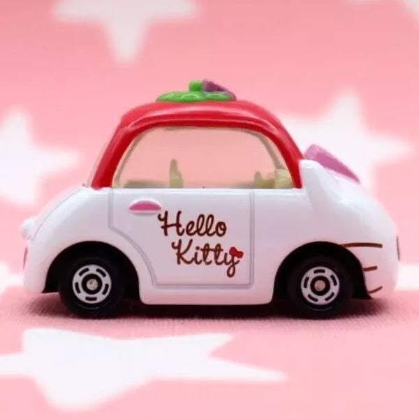 Dream Tomica No. 152 Hello Kitty