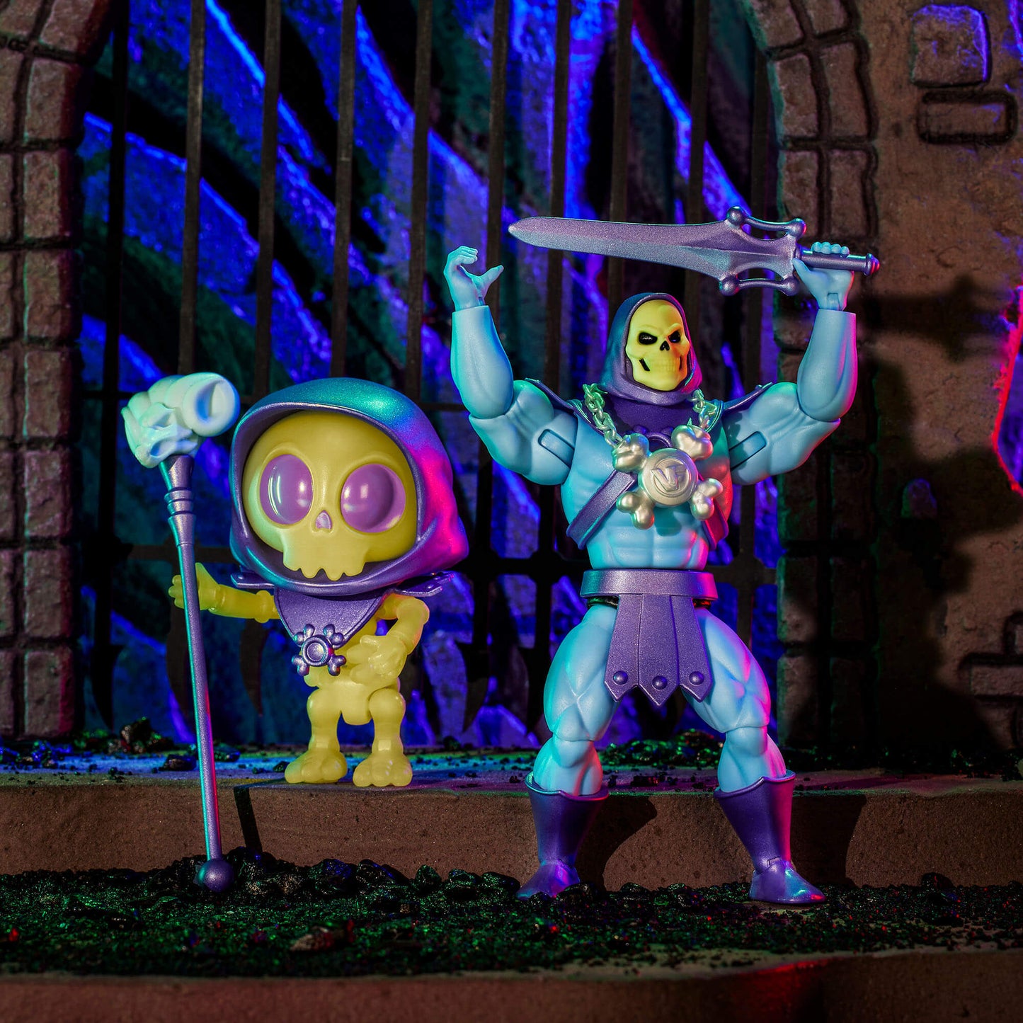 Masters of the Universe Skeletor x VeeFriends Skilled Skeleton 2-Pack - Bộ 2 Mô Hình Khớp Cử Động Mattel Creations - Hình ảnh chi tiết 2