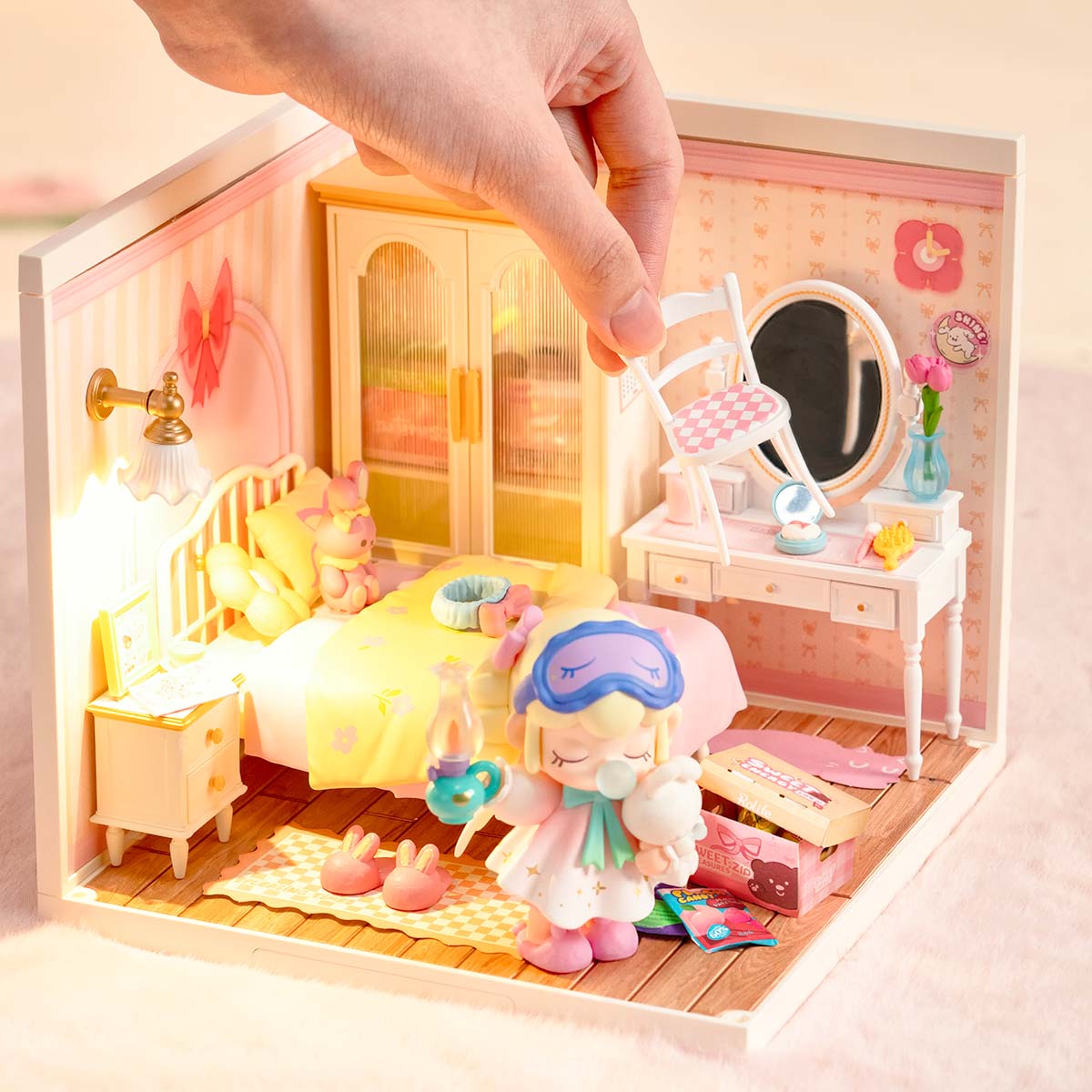 Rolife Lovely Pink Bedroom DIY Miniature House DW016 - Mô hình nhà gỗ tí hon tự lắp ráp - Rolife