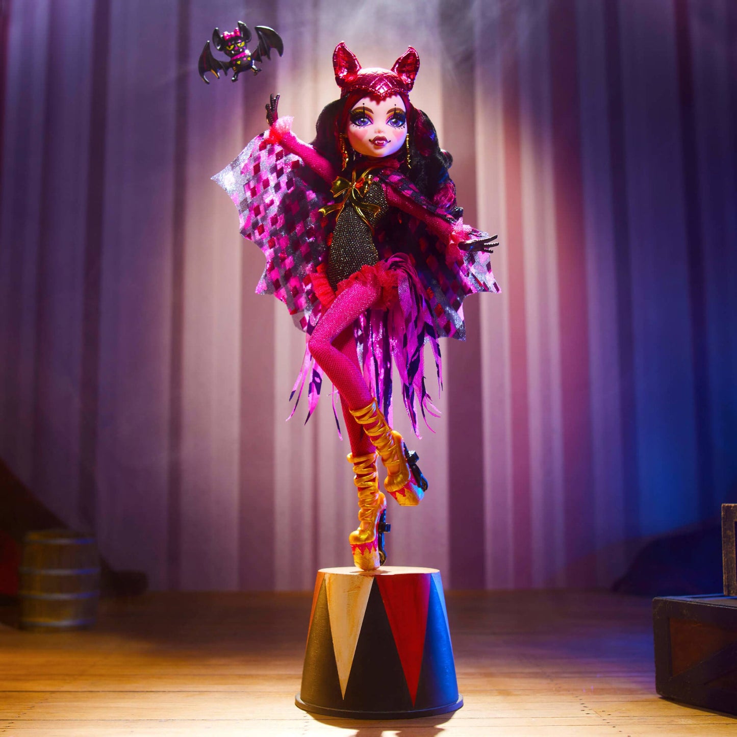 Monster High Freak Du Chic Draculaura Figure - Búp bê sưu tầm cao cấp - Mattel HLP90 - Hình ảnh bổ sung 5