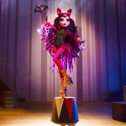Monster High Freak Du Chic Draculaura Figure - Búp bê sưu tầm cao cấp - Mattel HLP90 - Hình ảnh bổ sung 5