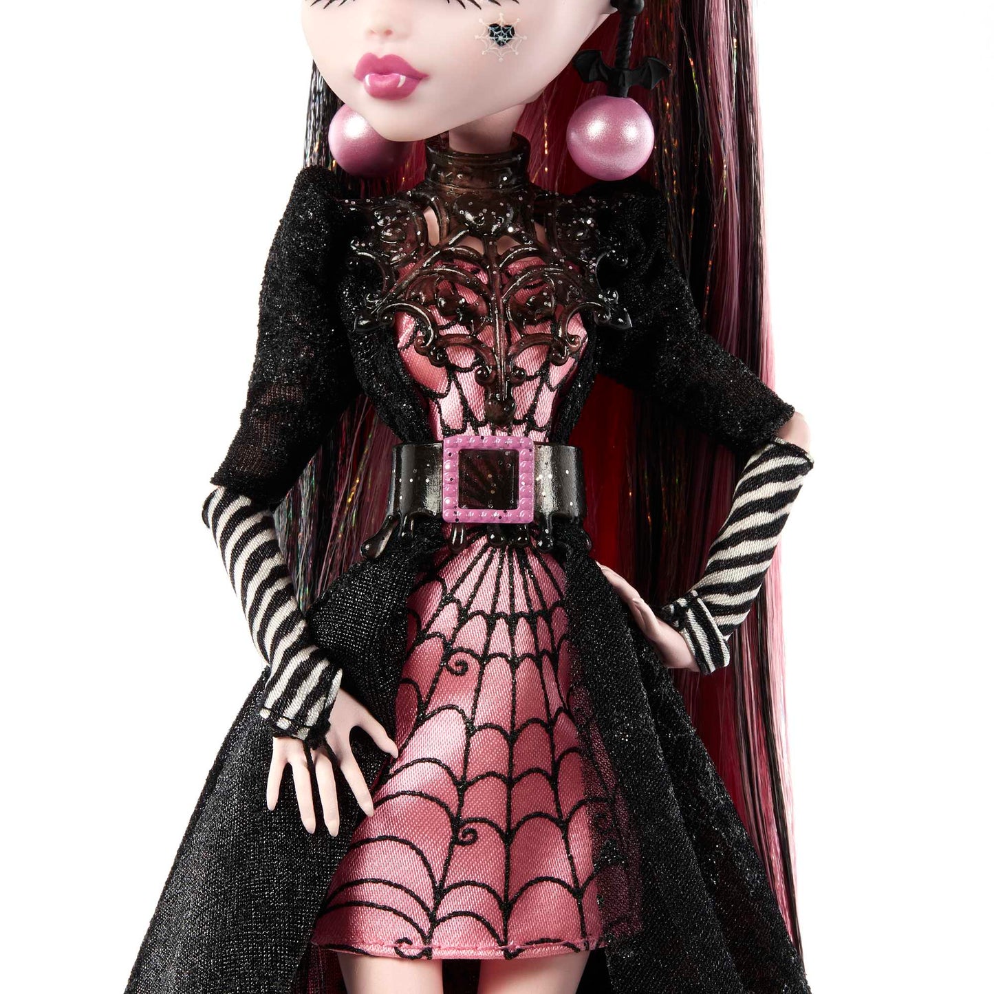 Monster High Howliday: Winter Edition Draculaura Doll - Búp bê sưu tầm mùa đông - Mattel HKX67 - Hình ảnh bổ sung 4