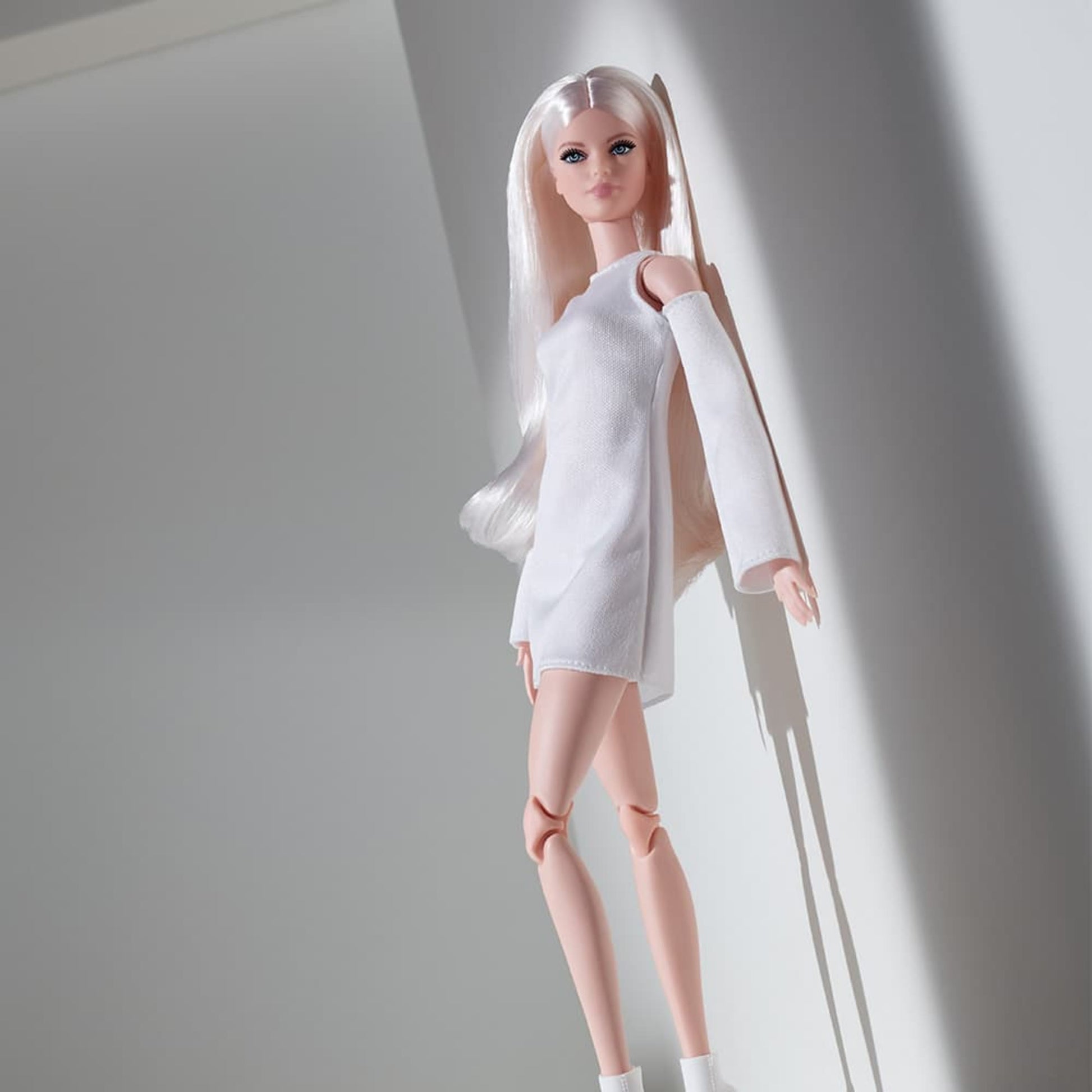 Barbie Looks Doll (Tall, Blonde) - Búp bê thời trang cao cấp Barbie Signature - Góc nhìn khác 3