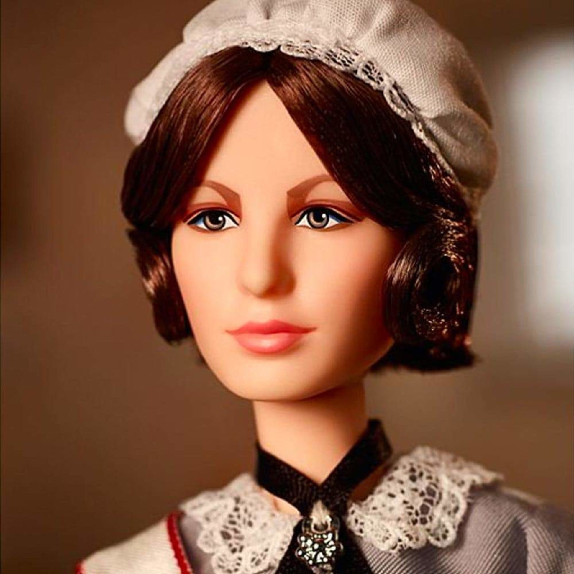 Florence Nightingale Barbie Inspiring Women Doll - Búp Bê Sưu Tầm Chính Hãng Mattel Signature - Hình ảnh bổ sung 6