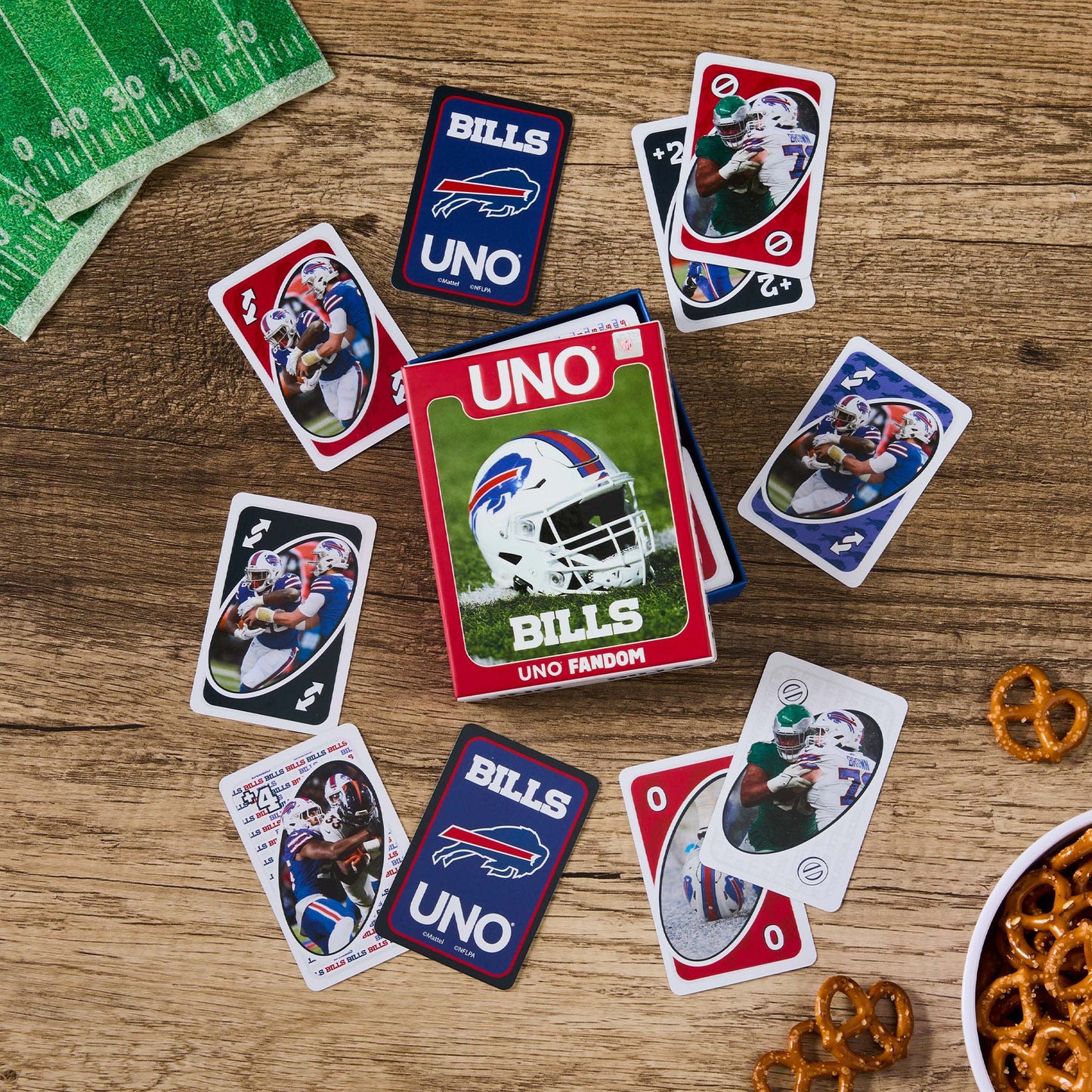 UNO Fandom NFL Buffalo Bills Game Deck - Bộ Bài UNO Thể Thao Sưu Tầm - Mattel Creations - Góc nhìn khác 3