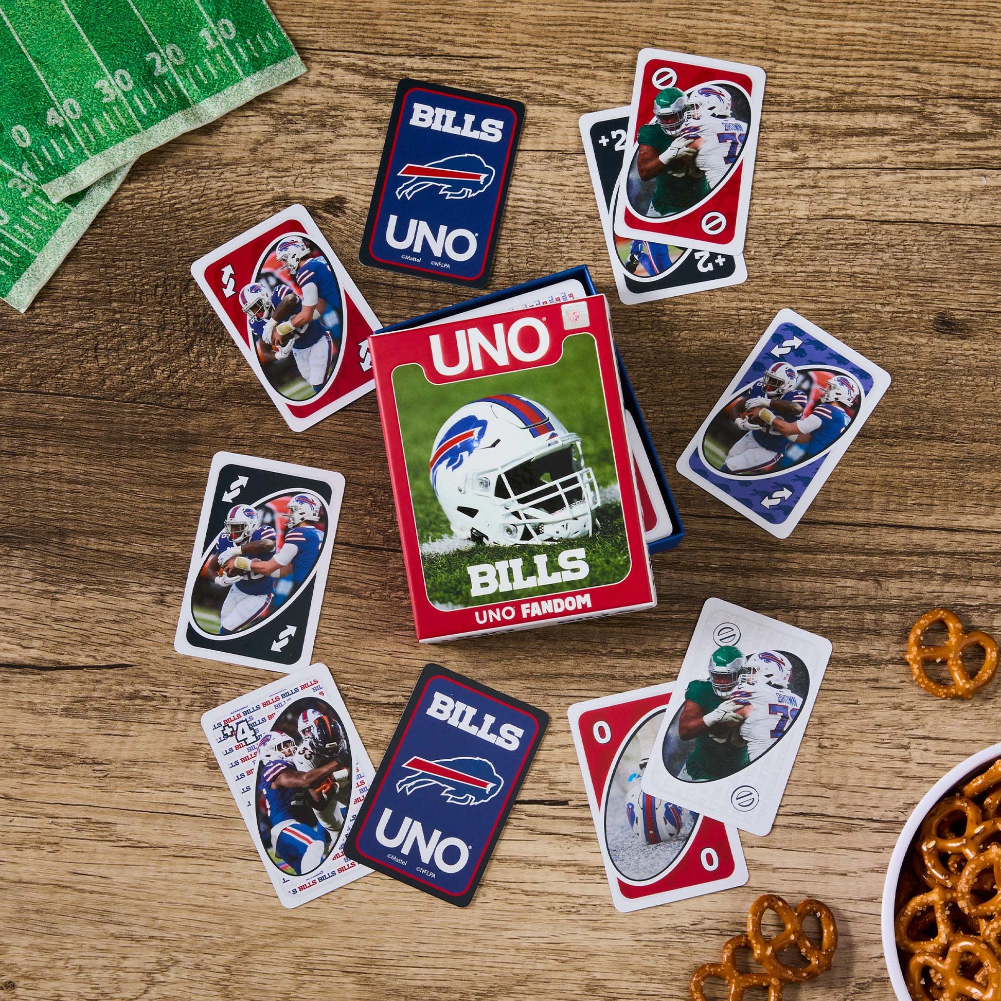 UNO Fandom NFL Buffalo Bills Game Deck - Bộ Bài UNO Thể Thao Sưu Tầm - Mattel Creations - Góc nhìn khác 3