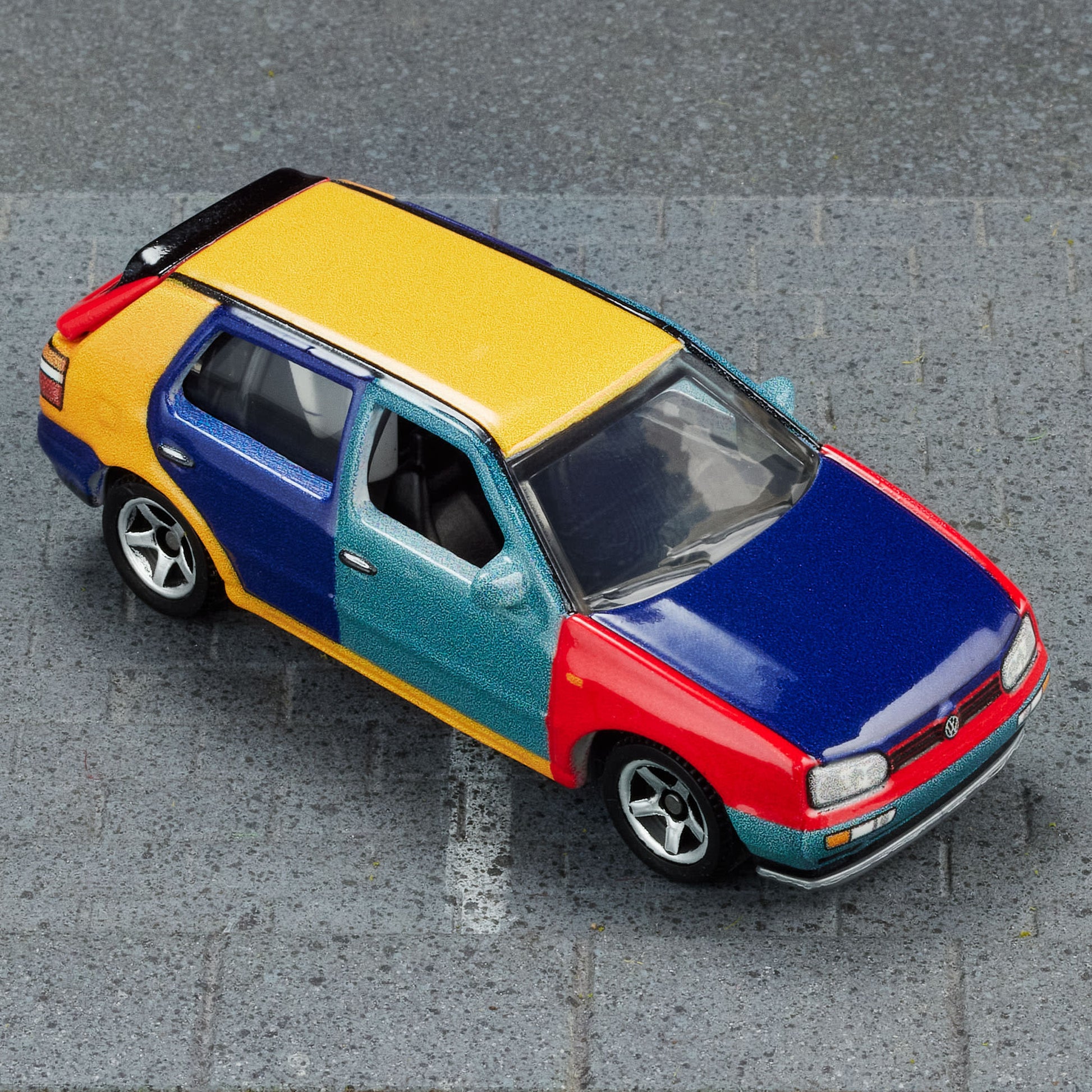 Matchbox 1995 Volkswagen Golf Harlequin - Mô Hình Xe Ô Tô Sưu Tầm Tỉ Lệ 1:64 Matchbox Collectors Matchbox - ảnh 1 - Mô hình x