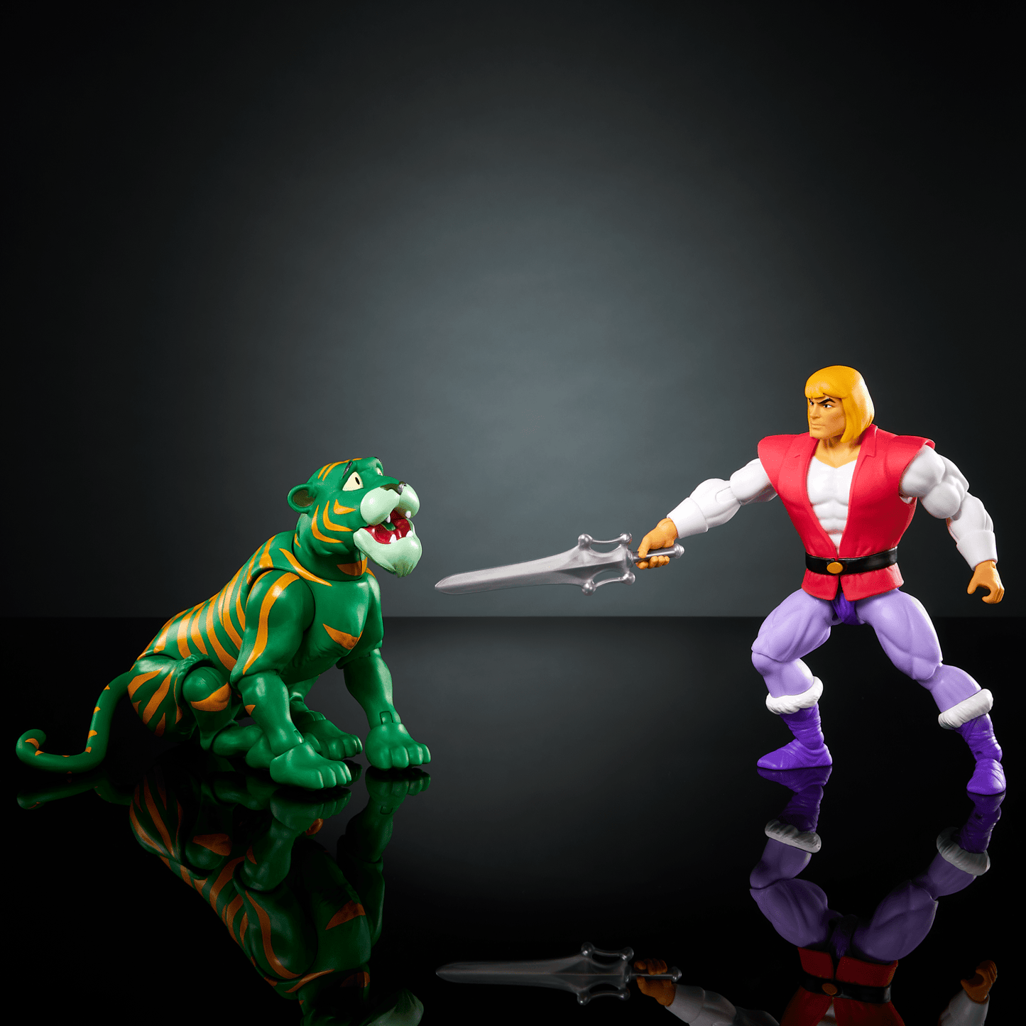 MOTU Origins Prince Adam & Cringer 2-Pack Action Figures - Bộ Mô Hình Hành Động Chính Hãng Mattel - Góc nhìn khác 3