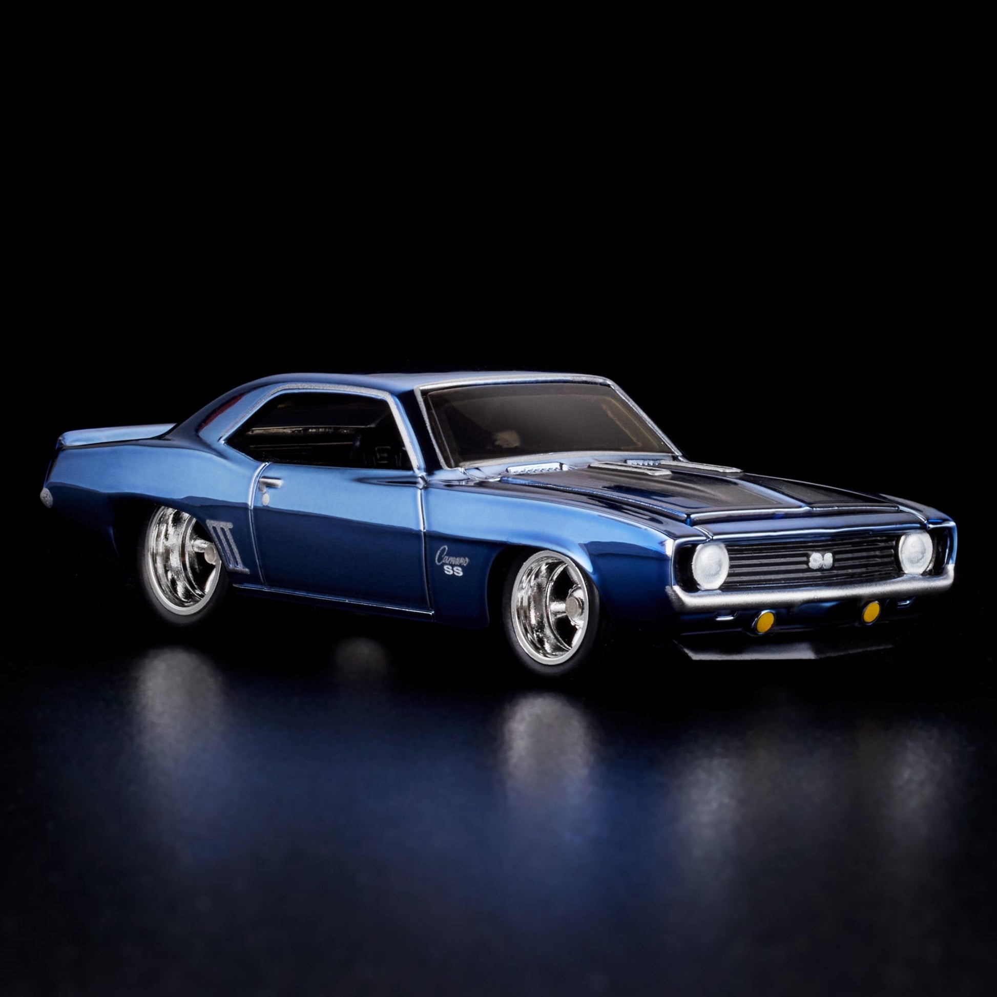 RLC Exclusive 1969 Chevy Camaro SS Xe Mô Hình Tỷ Lệ 1:64 Hot Wheels Red Line Club - Góc nhìn khác 3