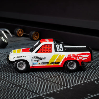 Hot Wheels Elite 64 1989 Toyota HiLux Stadium Truck - Xe Mô Hình Tỷ Lệ 1:64 Cao Cấp - Hot Wheels - Hình ảnh bổ sung 4