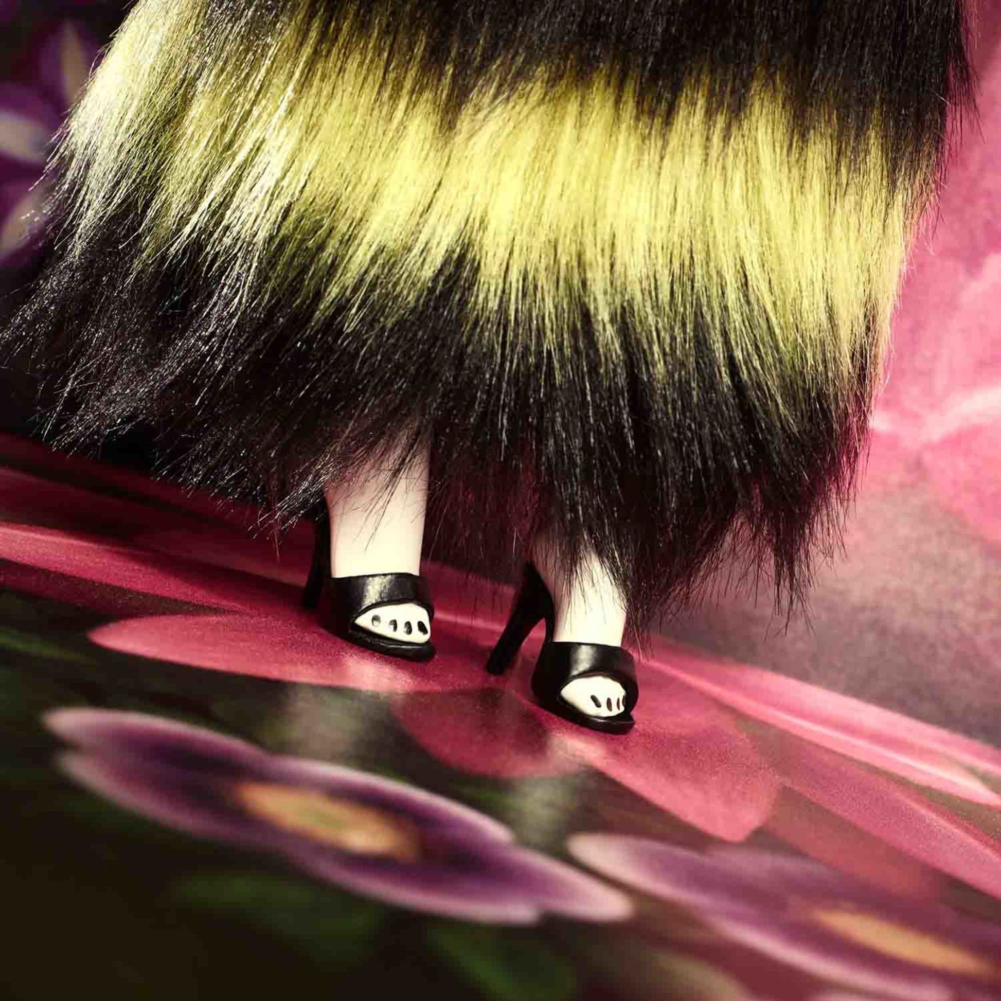 Barbie Bee Mark Ryden x Barbie Doll - Búp Bê Sưu Tầm Cao Cấp Mattel Creations - Hình ảnh bổ sung 4