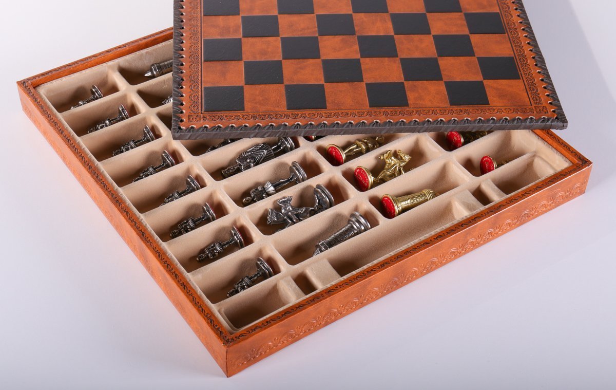 Gothic Chess Set with Leatherette Storage Board - Bộ Cờ Vua Cao Cấp & Hộp Đựng Giả Da - Chess House - Hình ảnh bổ sung 6