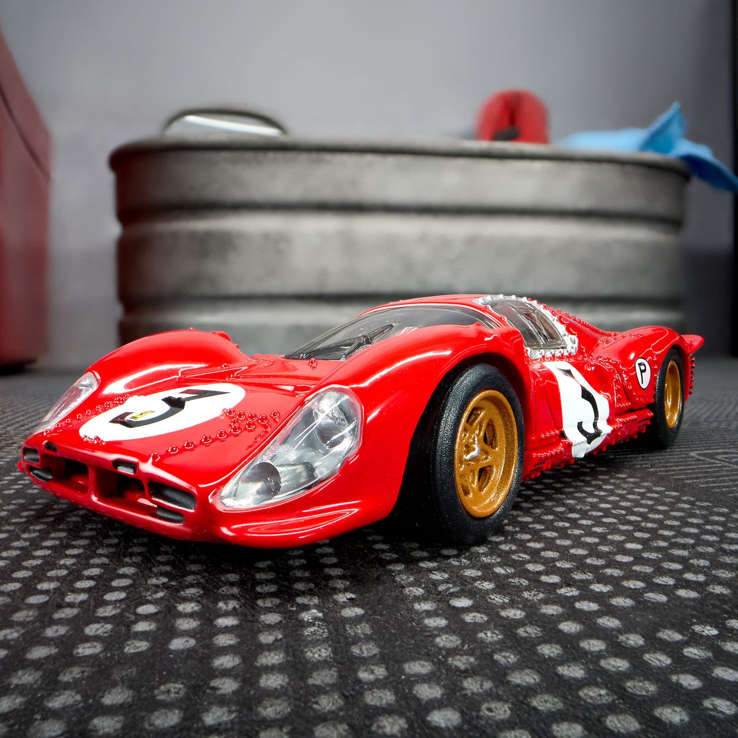 Hot Wheels® Elite 64 1967 Ferrari 330 P4